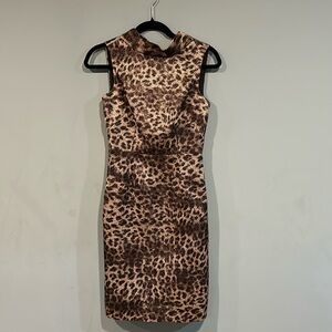 Carlisle Leopard Print Sleeveless Sheath Dress High Front Collar Low Back size 0